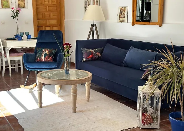 La Casería Azul De Cuadros