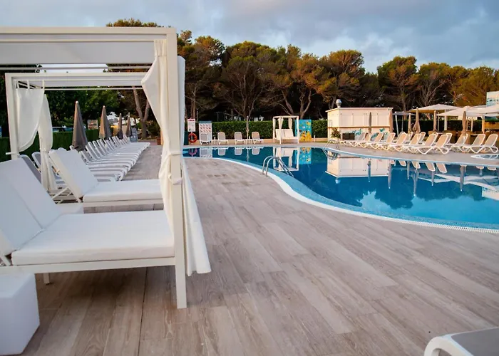 Apartamentos Maribel Cala Blanca , España