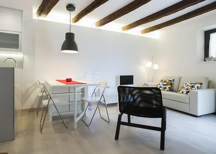Casa De Poble Termes Romanes Caldes De Montbui, España