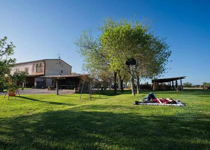 Can Pujol - Casa Rural 16-20 personas Serra de Daró, España