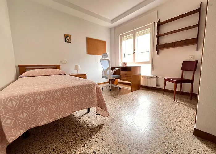 Residencia Universitaria Alto de Miranda - RESISANTANDER, España