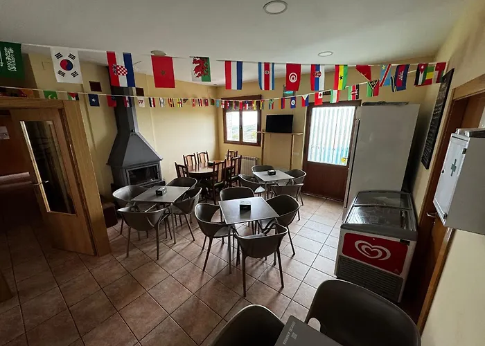 Albergue de peregrino Cruz de Fierro