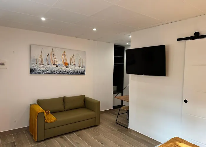 ROVIOR Rooms&Café