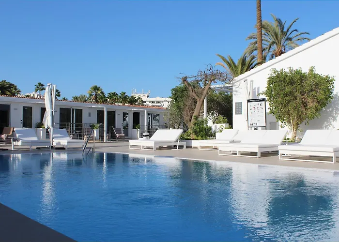 Hl Miraflor Suites