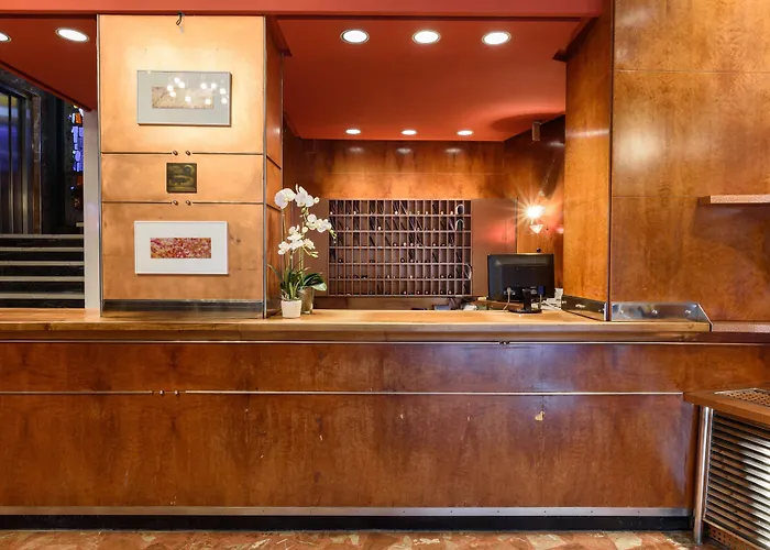 Hotel Crisol Quindós León, España