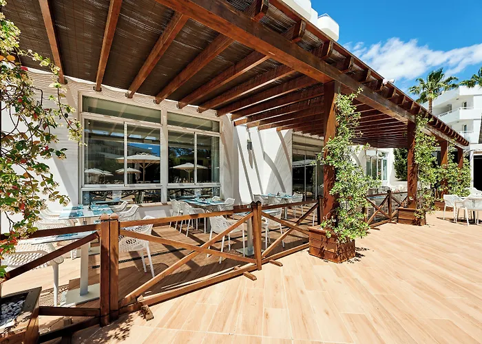 Aluasun Continental Park Hotel & Apartments Playa de Muro , Spain