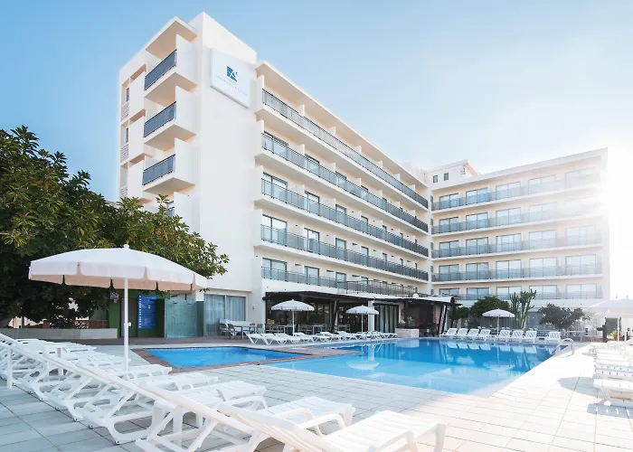 Azuline S'Anfora & Fleming (Adults Only)
