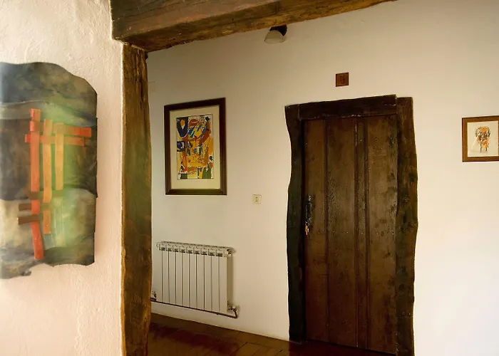 Hostal Etxeberri Ostatua Arribe-Atallu, España