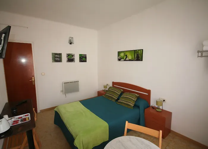 Hostal Juventus Portbou, España