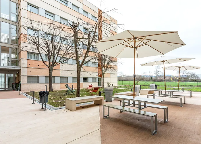 Residencia Universitaria Resa Los Abedules Pamplona, España