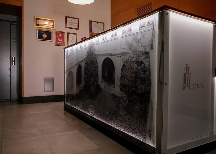 Hotel Hospedería Monástica Pax León, España