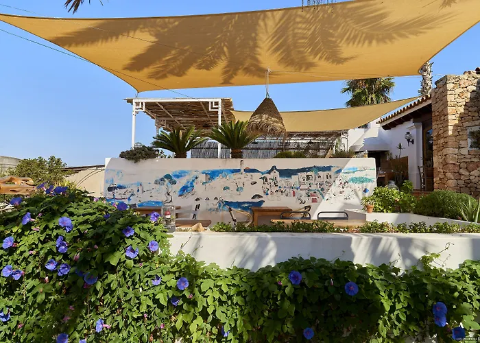 Hostal Illes Pitiüses
