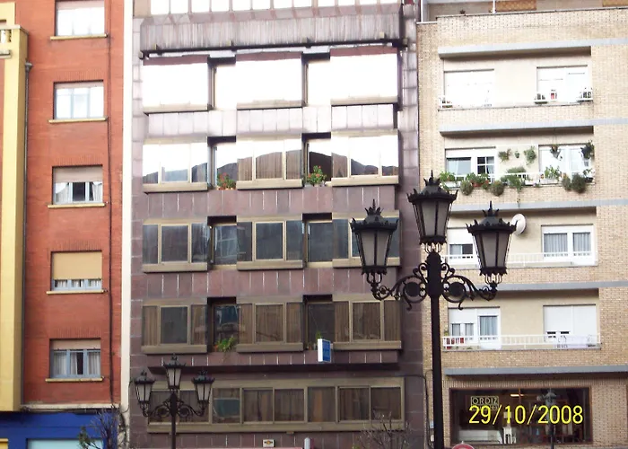Álvarez