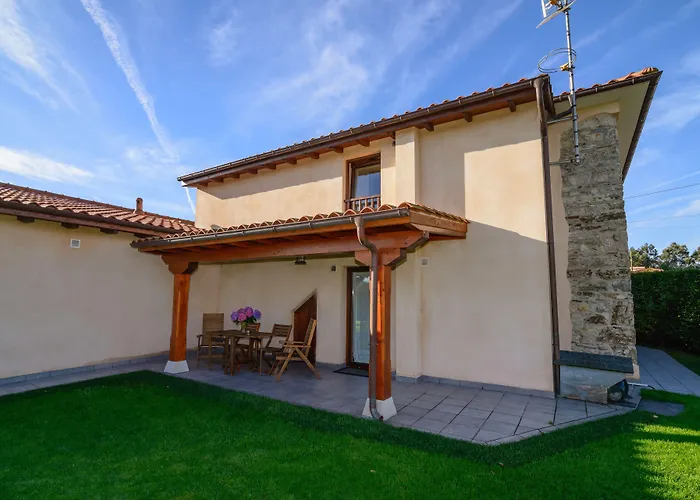 Casona de Llanorrozo Apartamentos Rurales