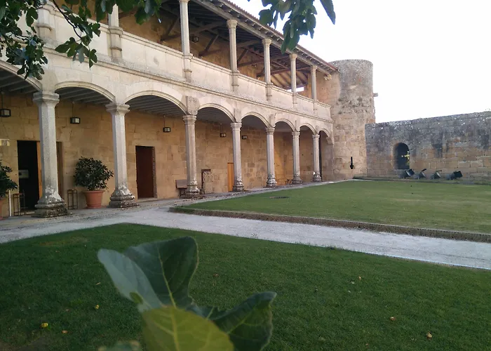 Parador De Castillo Monterrey, España
