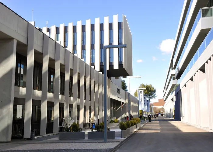Residencia Universitaria Resa Roberto de Nobili Sant Cugat del Vallès, España