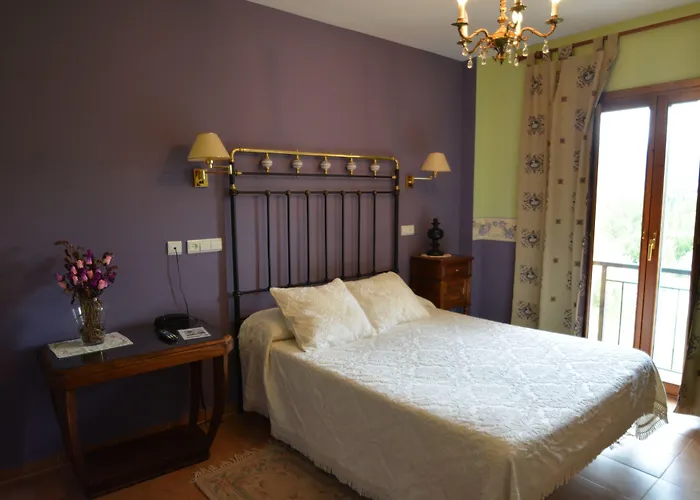 Hotel Rural 4 estrellas Remanso del Río Razón Sotillo del Rincón, España