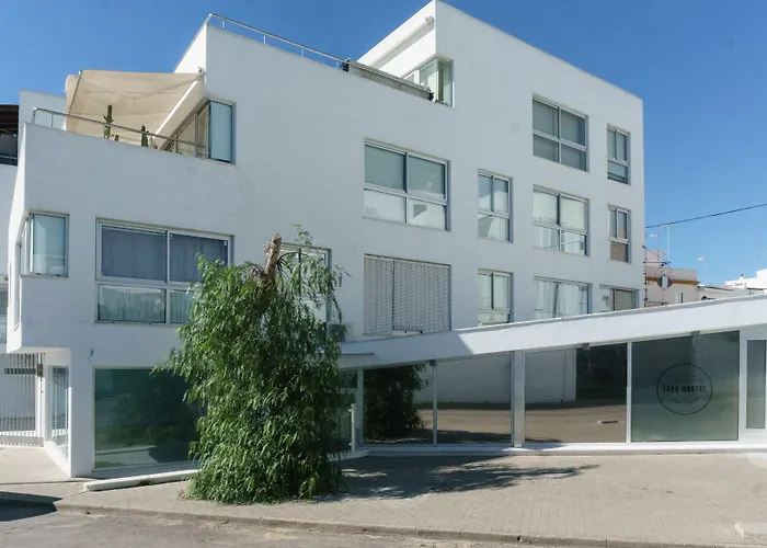 Take Surf Hostel Conil