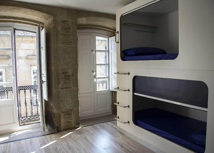 Hostel Cross (Adults Only)