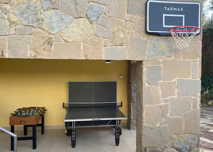 Villa Casa acogedora familiar con piscina Pallejà, España