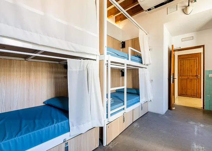 Urban Hostel Palma - Albergue Juvenil - Youth Hostel, Spagna