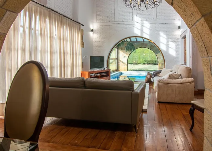 Luxury Esmeralda