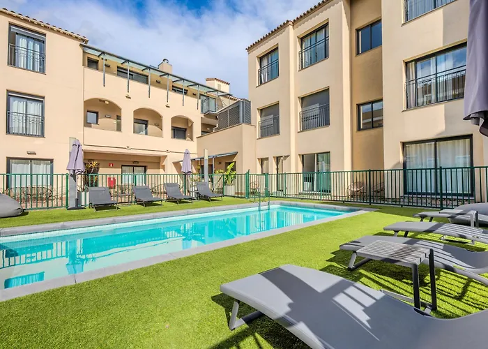 Castell Beach Aparthotel