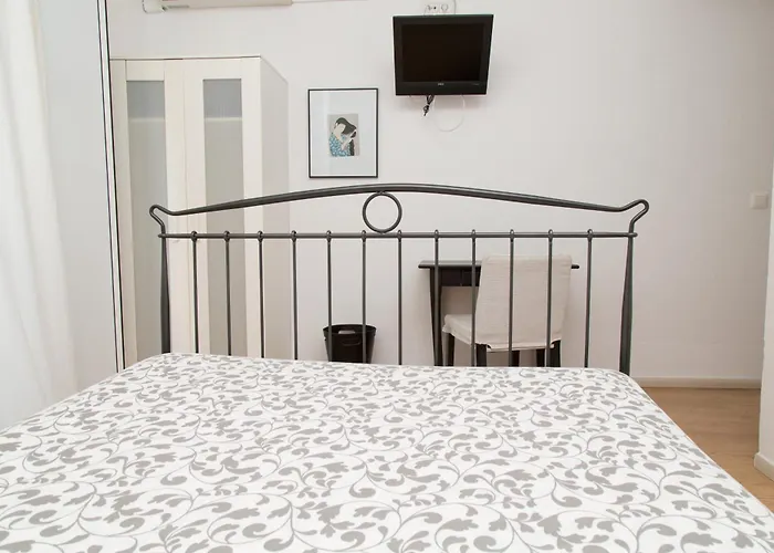 Hostal Five Gates Osuna, Spain