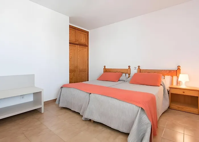 Apartamentos Es Canyer