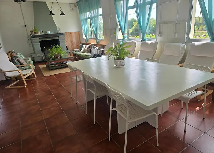 Albergue La Corona1 O Pino, España