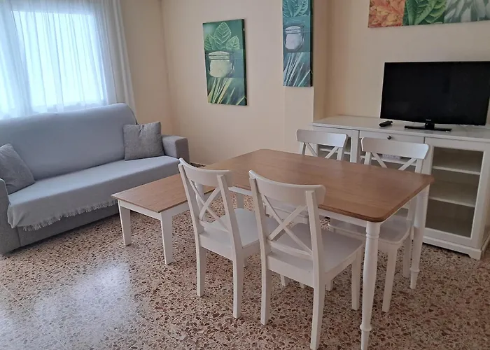 Apartamentos Cala Llonga