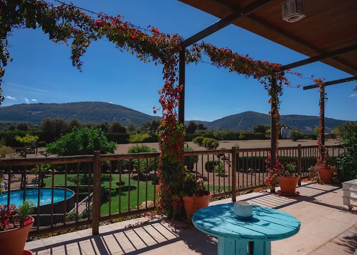 Casa Rural Finca Los Pájaros - Naturaleza y Puy du Fou Navahermosa , España