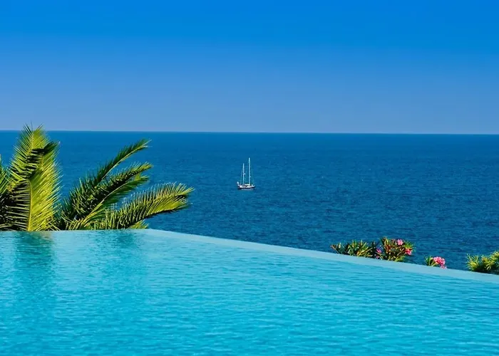 Villa Brisa Del Mar Seafront Villa Located In The Garraf National Park 30 Minutes From Barcelona Sant Pere De Ribes, España