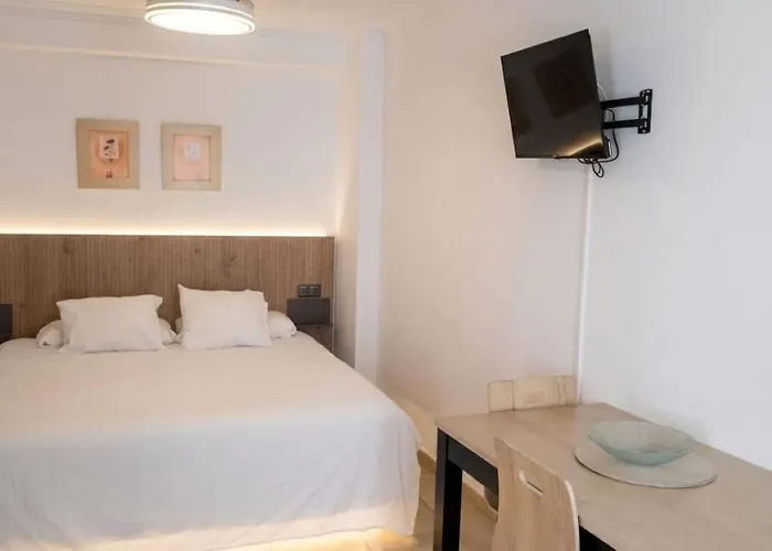 Apartamentos El Barrio Nerja, España