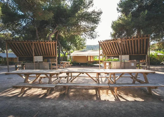 Holacamp Sitges Garrofer, España
