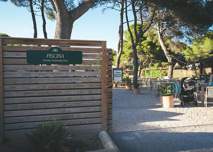 Holacamp Sitges Garrofer, Spagna