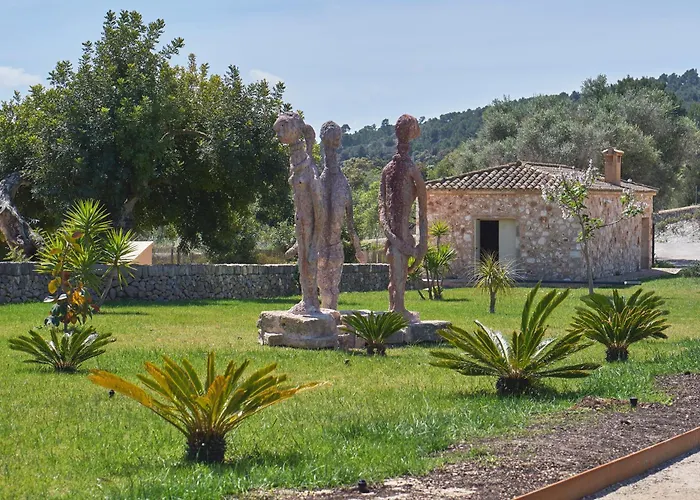 Hotel Rural Es Riquers