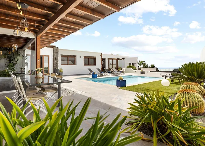 Macher Piscina Y Bar Piscina