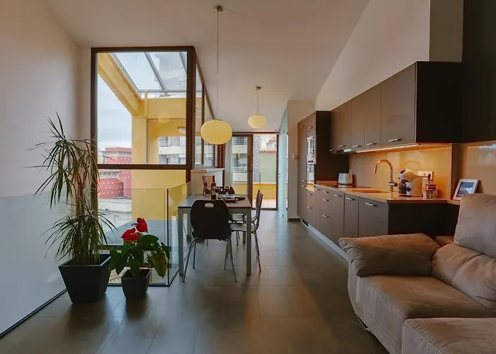 Apartamento ático enfrente del Museo Dalí