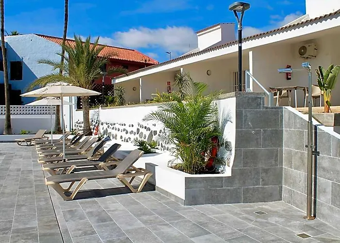 Bungalows Side Shore