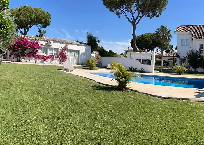 Chalet Ciudad Ducal con piscina y jardin