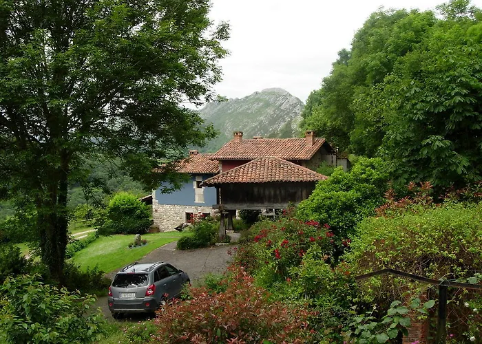 Casas Rurales El Corberu Hostal Sardedo, España