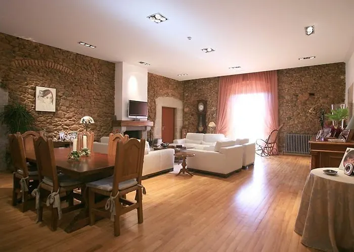 Hotel Castell De L'Oliver