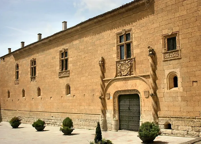 Palacio De Montarco
