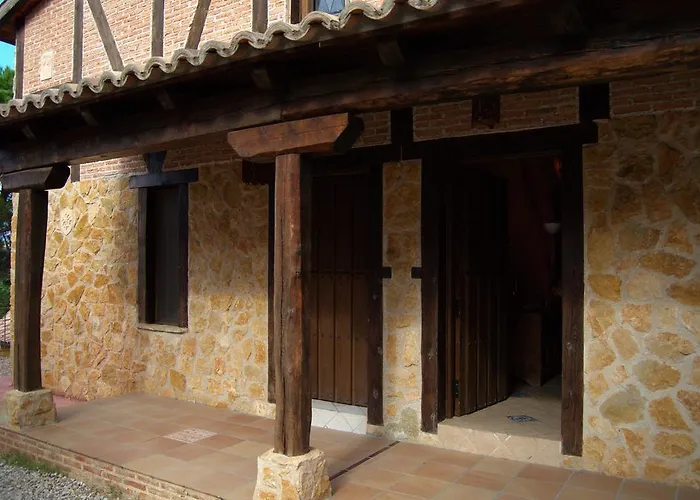 Alojamientos Rurales El Grial Navas del Rey, España