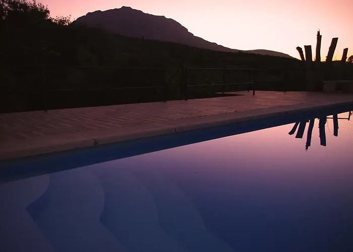La Casería Azul De Cuadros