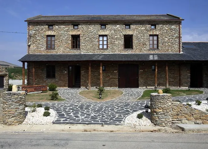 Y Apartamentos Penarronda Playa