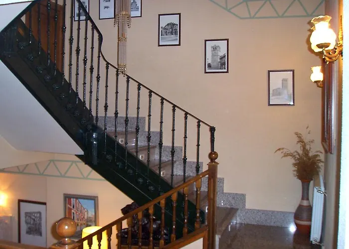 Hostal Don Jaime I y II Segovia, España