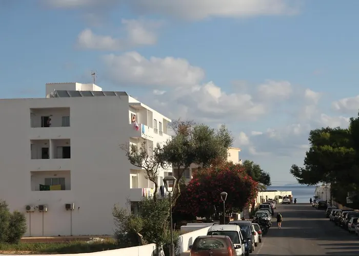 Apartamentos Maria - Formentera Vacaciones Es Pujols, Spagna