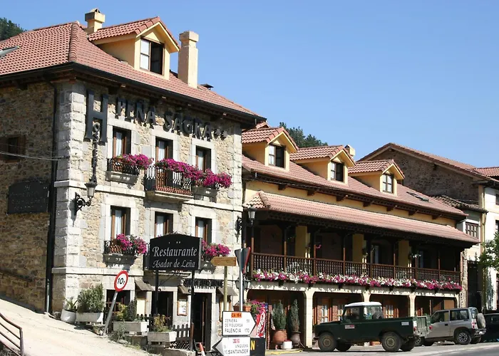 Hosteria Peña Sagra